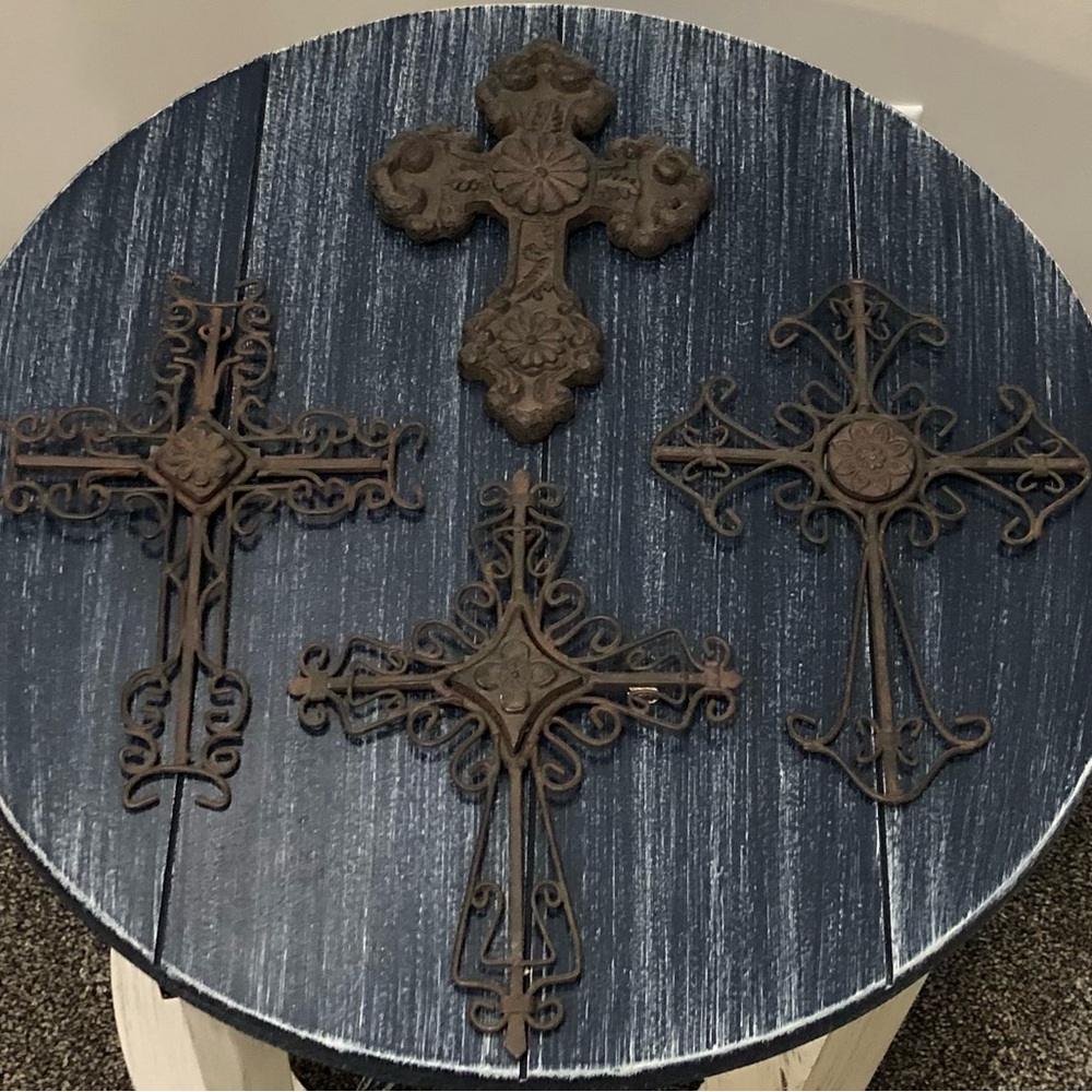 Bundle of 4 Decorative Crosses